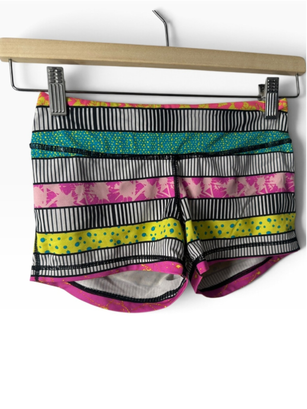Ivivva shorts Patterned stretch shorts gymnastics dance sz 10